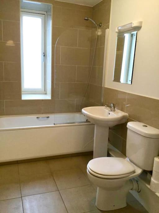 Dublin Centre Stay Next To Temple Bar 3 Bed Apt Bagian luar foto